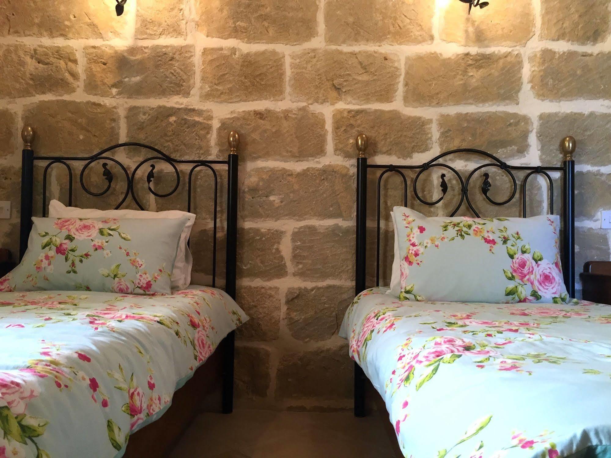 Ellie Boo Bed & Breakfast Victoria Exteriör bild